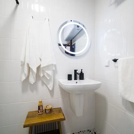 21 Vitosha Romantic Getaway Apartment Hisarya
